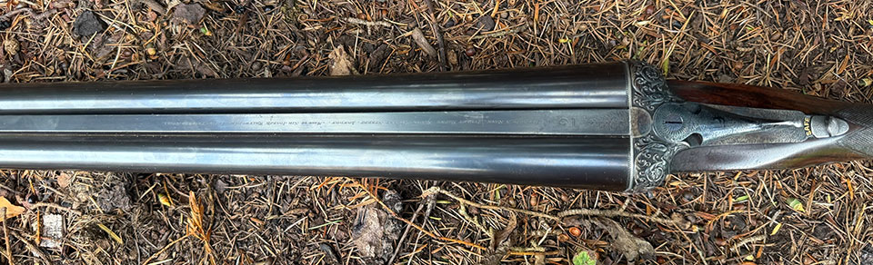 The flat, smooth rib on the 32" barrels give the look of a live pigeon gun but the stock is set to as one might expect for normal shooting, rather than for an aggressive trap stance.