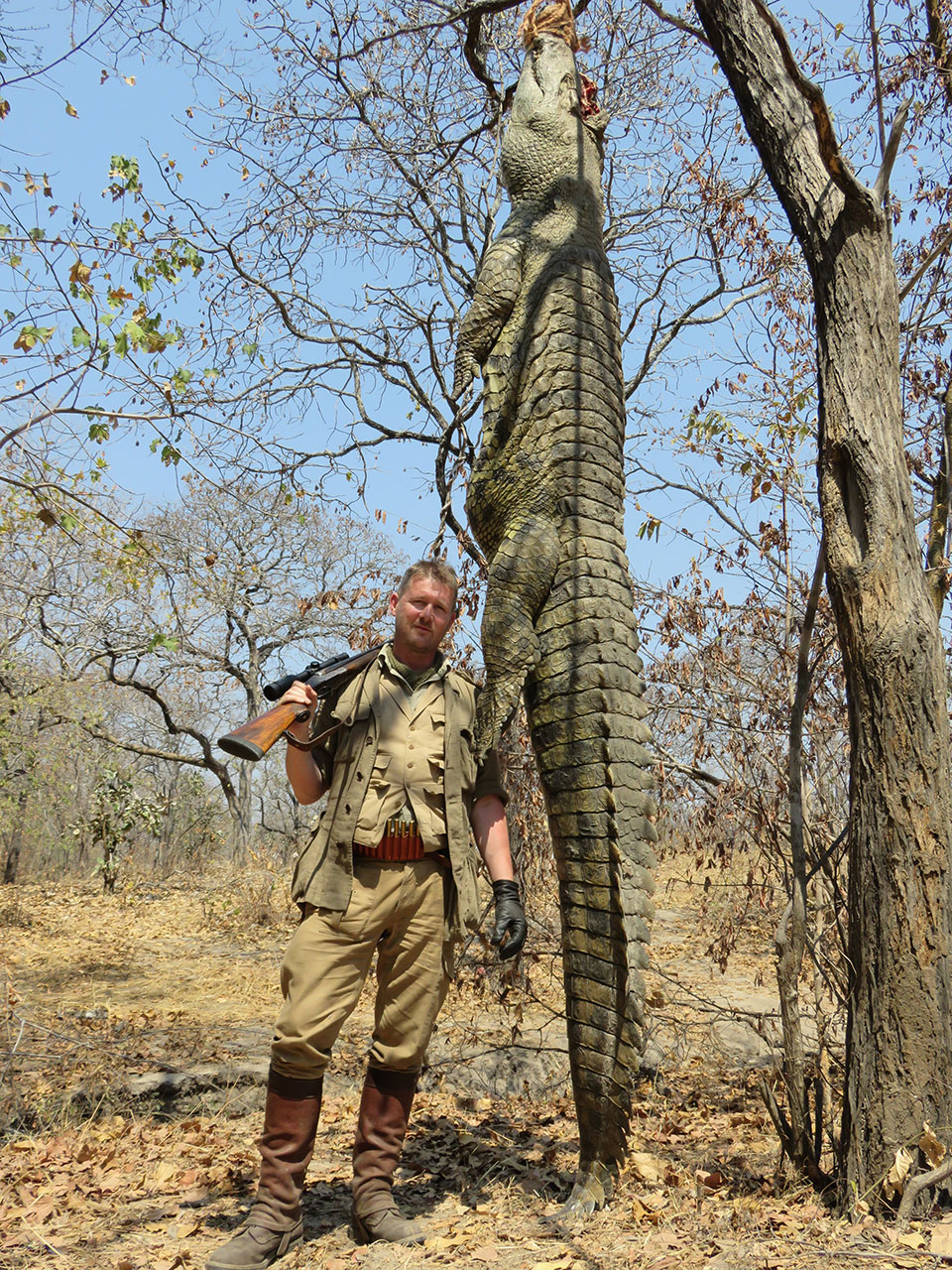 Modern safari clothing is very like that worn by hunters in 1900.