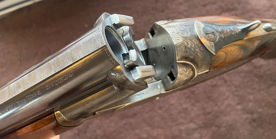 Ovundo pigeon gun, top view.