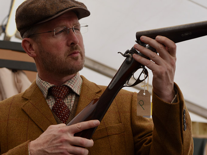Gun valuation and appraisal from vintage guns