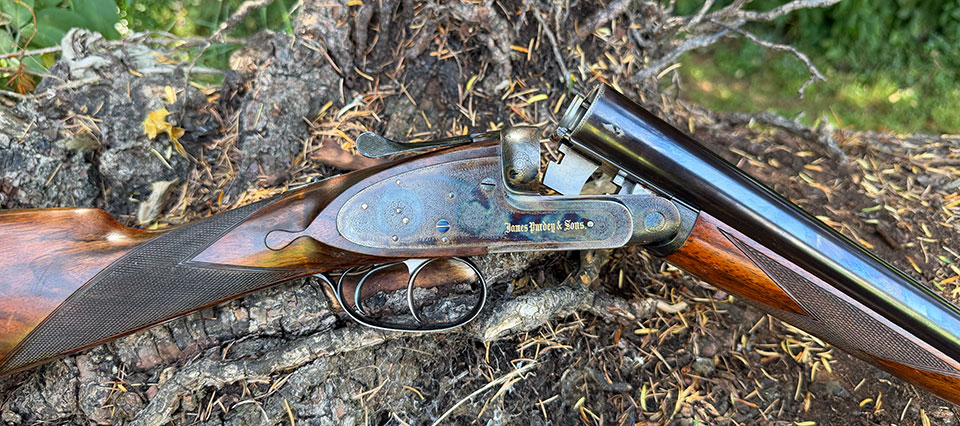 The gothic gold lettering inlay of the maker's name is a bit of 'bling' for the YUPPIE age. It is rather beautiful.
